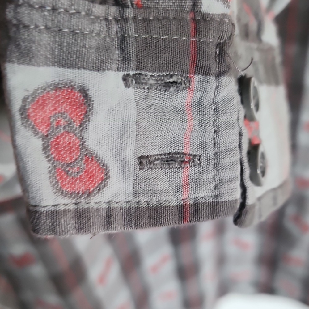 Hello Kitty Gray Sanrio Plaid Button-Up Shirt Women Plus 2X 100% Cotton - Picture 6 of 6